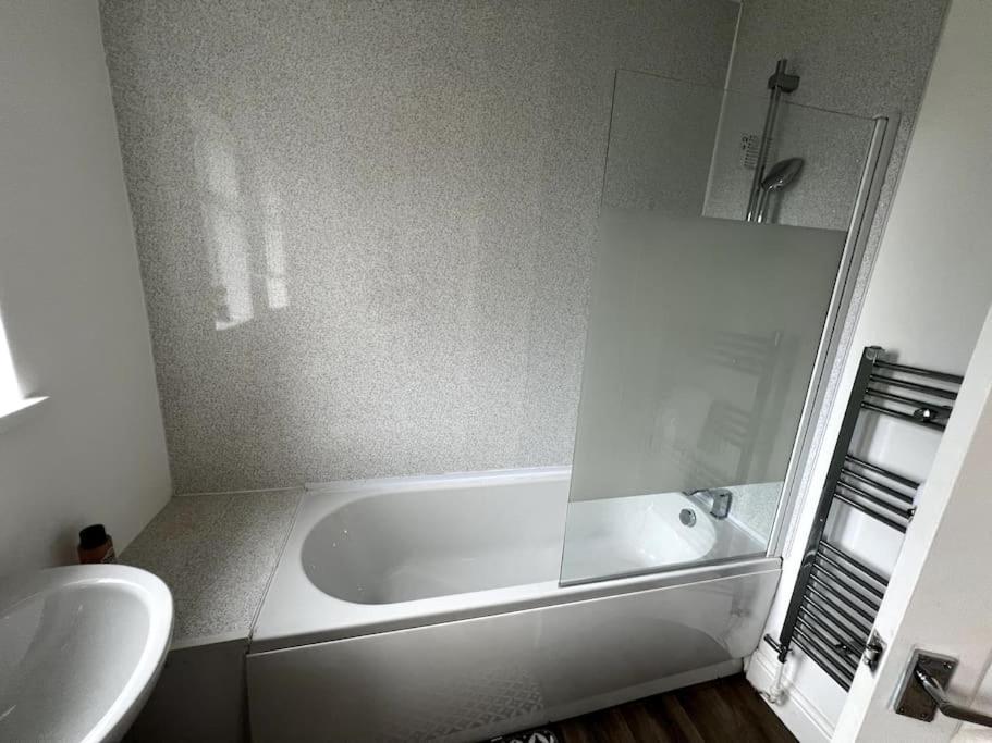 Numero Venti Aparthouse Wifi Parking Hot Tub Newcastle upon Tyne Buitenkant foto